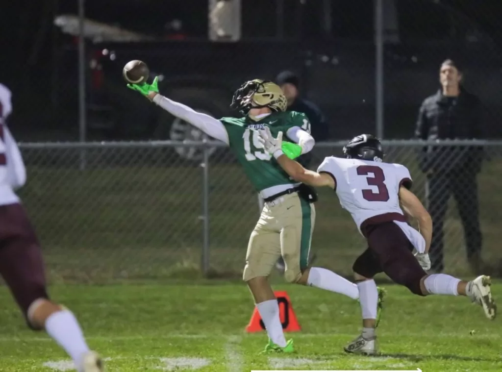Unstoppable Heroes of American Football: Oxford Hills Triumph Over Windham in a Thrilling Showdown