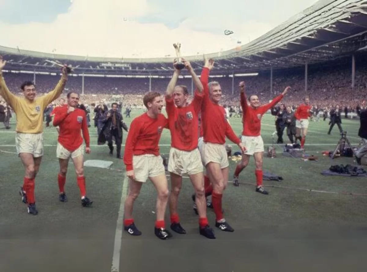 Renowned English Football Icon Sir Bobby Charlton Passes Away at the Age of 86